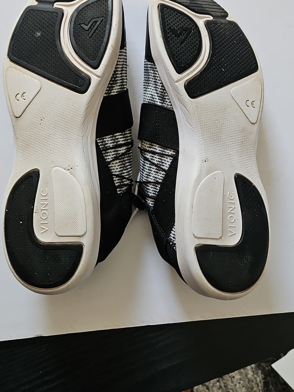Vionic Alaina Active Sneaker Size 11 - Picture 3 of 6